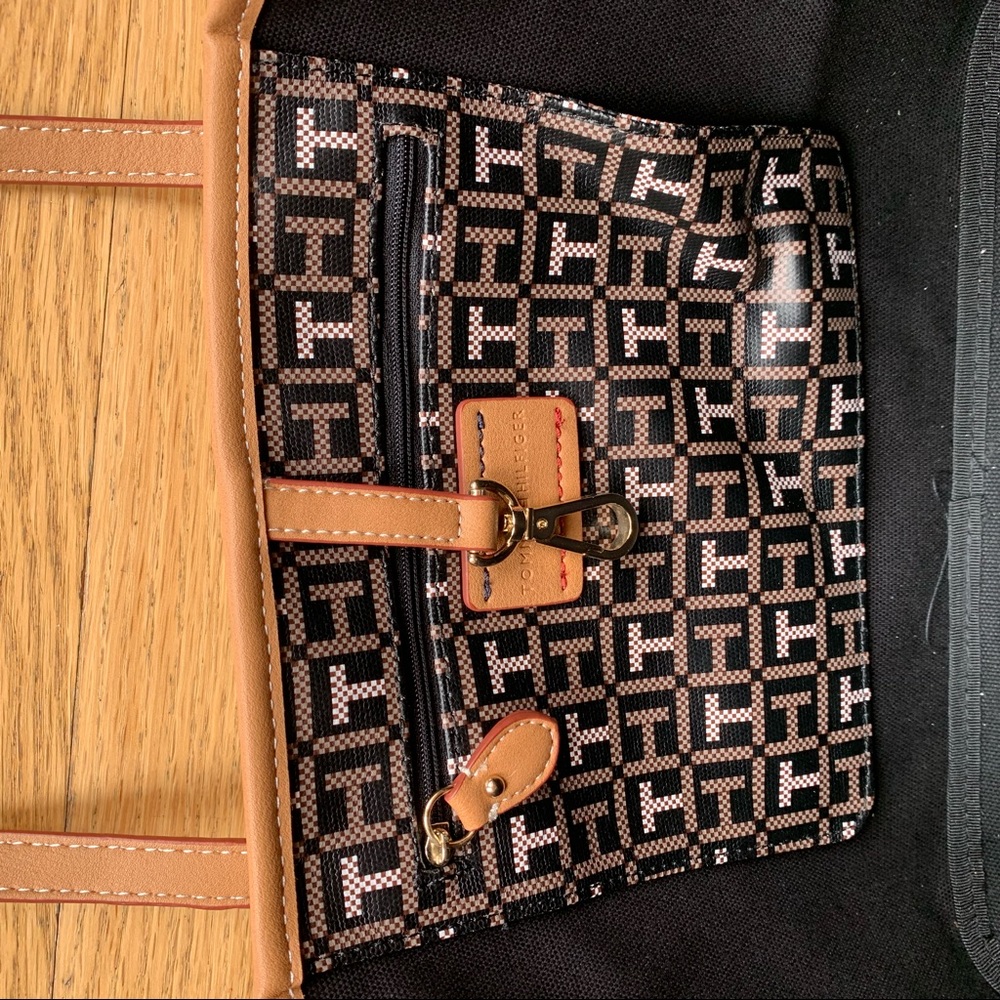 Tommy Hilfiger Handbag (nwot) - Picture 2 of 4
